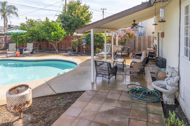 2210 Northhill Street, Selma, CA 93662