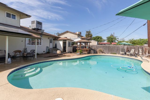 2210 Northhill Street, Selma, CA 93662