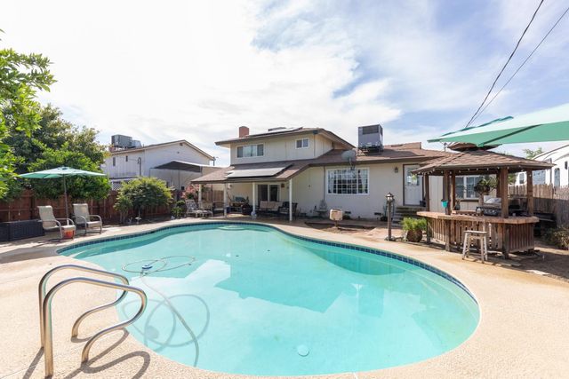 2210 Northhill Street, Selma, CA 93662