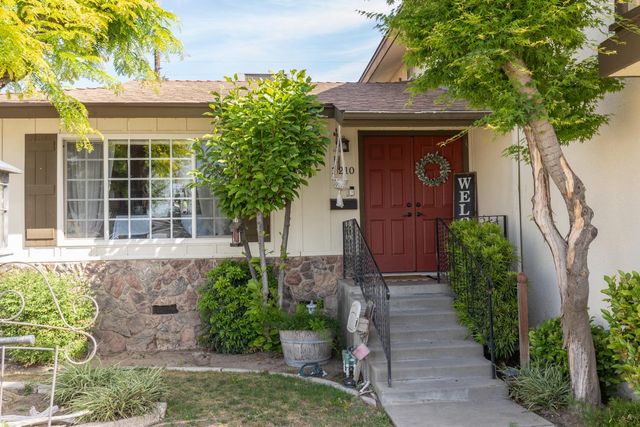 2210 Northhill Street, Selma, CA 93662