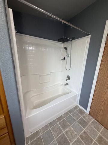 3412 E Valley Forge Ln, Mead, WA 99021