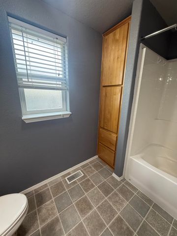 3412 E Valley Forge Ln, Mead, WA 99021