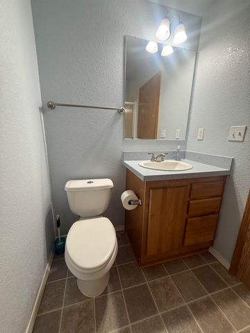 3412 E Valley Forge Ln, Mead, WA 99021
