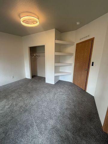 3412 E Valley Forge Ln, Mead, WA 99021