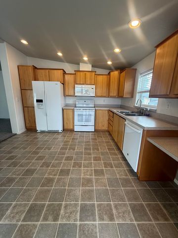 3412 E Valley Forge Ln, Mead, WA 99021