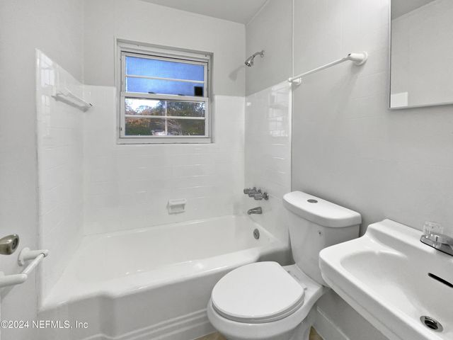 7931 LA TREC Drive, Jacksonville, FL 32221
