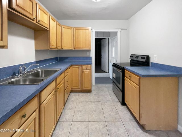 7931 LA TREC Drive, Jacksonville, FL 32221