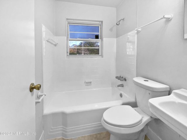 7931 LA TREC Drive, Jacksonville, FL 32221