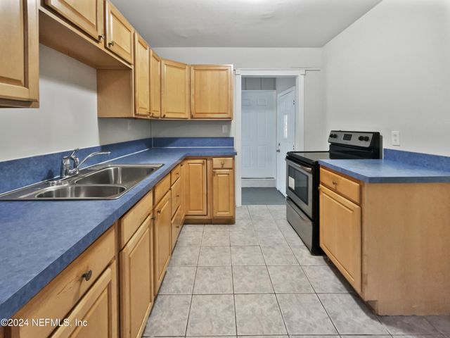 7931 LA TREC Drive, Jacksonville, FL 32221