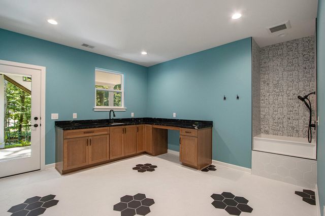 6583 W Hidden Lake Circle, Richland Twp, MI 49083