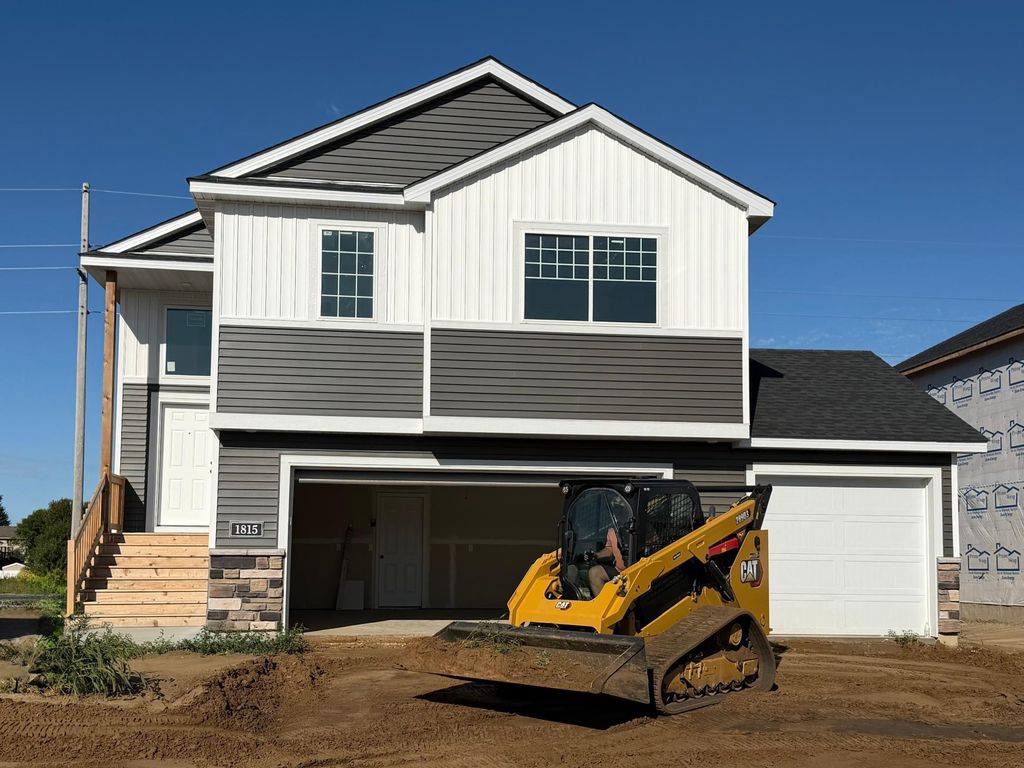 1815 Pierce Street S, Cambridge, MN 55008 — photo 2