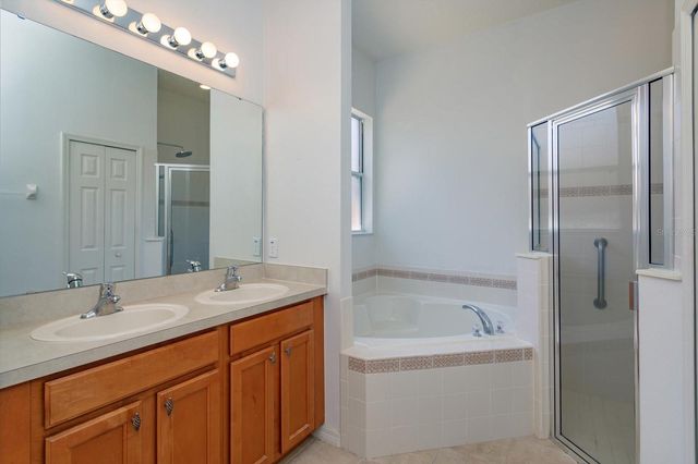 120 CREPE MYRTLE DRIVE, Groveland, FL 34736