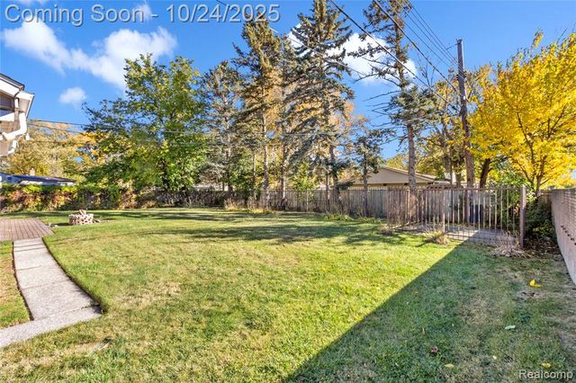 17725 George Washington Drive, Southfield, MI 48075