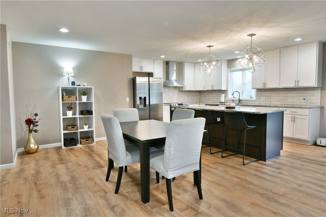 5778 Palmyra Road SW, Warren, OH 44481