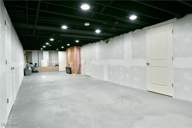 5778 Palmyra Road SW, Warren, OH 44481