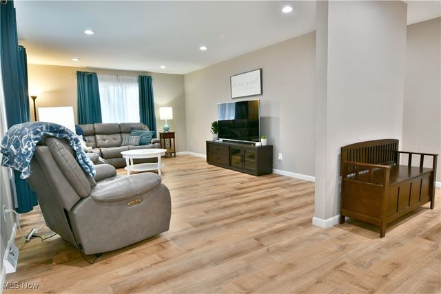 5778 Palmyra Road SW, Warren, OH 44481