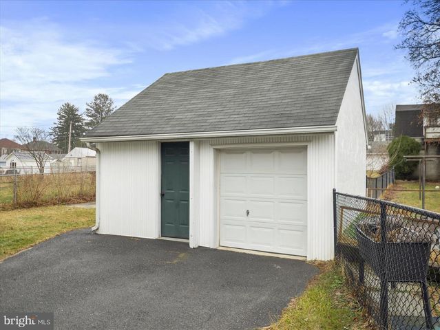 452 S FOURTH ST, Chambersburg, PA 17201