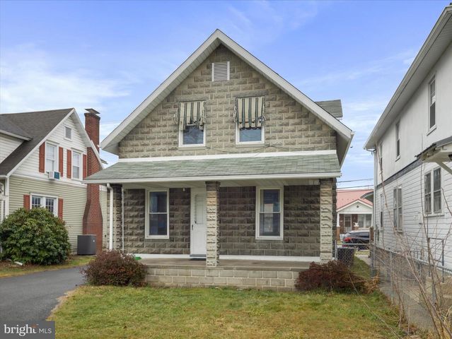 452 S FOURTH ST, Chambersburg, PA 17201