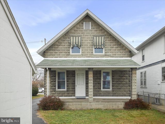 452 S FOURTH ST, Chambersburg, PA 17201