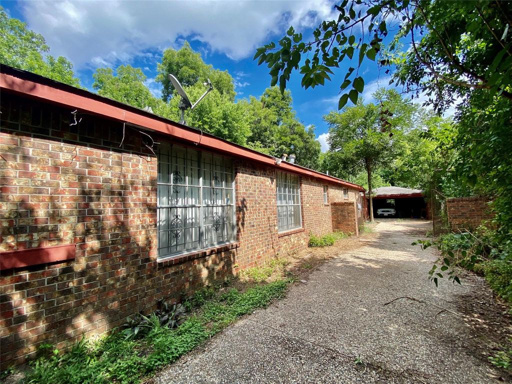 6220 Beall Street, Houston, TX 77091