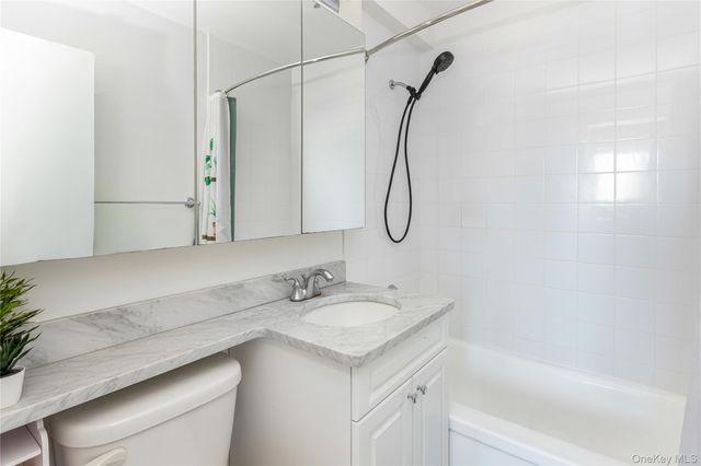 3671 Hudson Manor Terrace 15F, Bronx, NY 10463