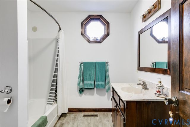 14747 Ramblewood Dr, Chester, VA 23836