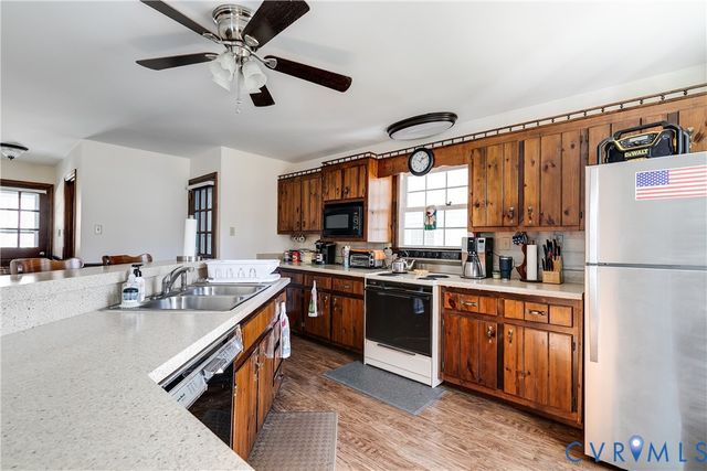 14747 Ramblewood Dr, Chester, VA 23836