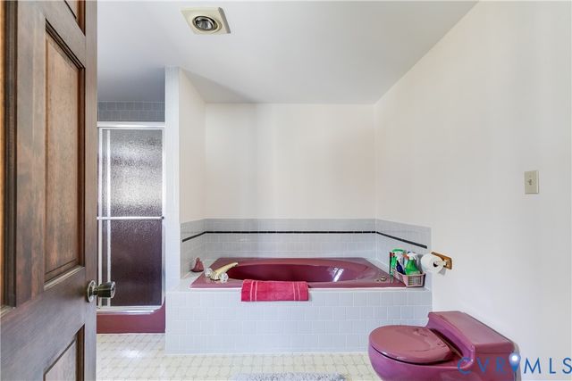 14747 Ramblewood Dr, Chester, VA 23836