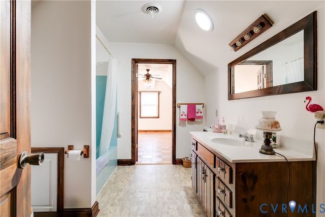 14747 Ramblewood Dr, Chester, VA 23836