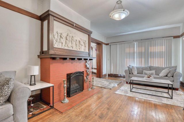 3206 W Clybourn STREET, Milwaukee, WI 53208