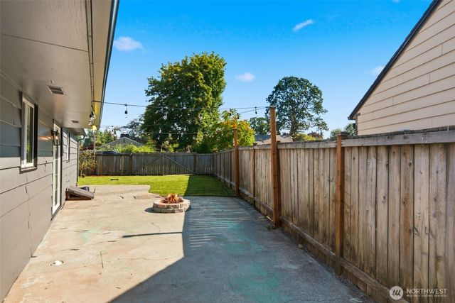 11262 C Street S, Tacoma, WA 98444