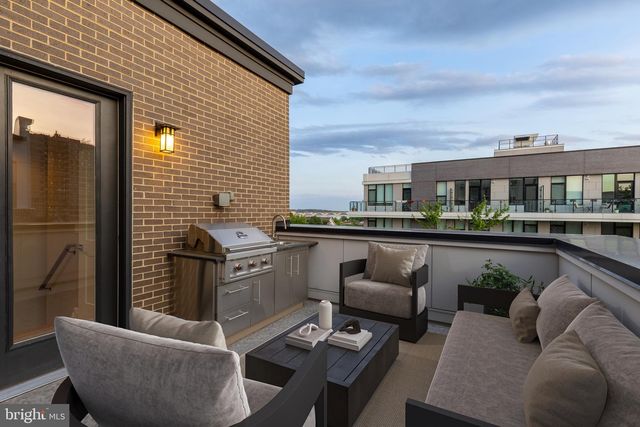 215 MONTGOMERY STREET, Alexandria, VA 22314