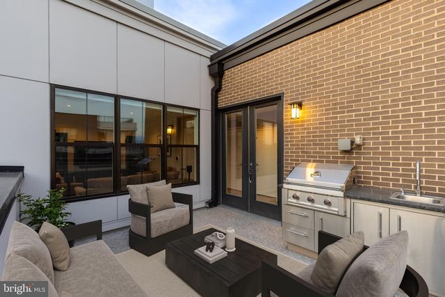 215 MONTGOMERY STREET, Alexandria, VA 22314