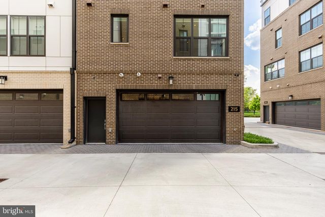 215 MONTGOMERY STREET, Alexandria, VA 22314