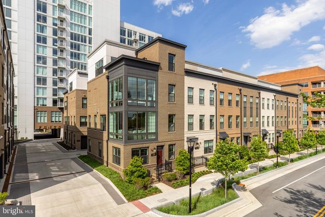 215 MONTGOMERY STREET, Alexandria, VA 22314