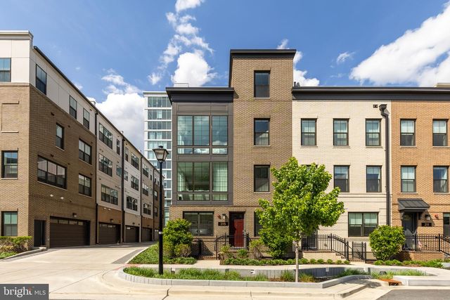 215 MONTGOMERY STREET, Alexandria, VA 22314
