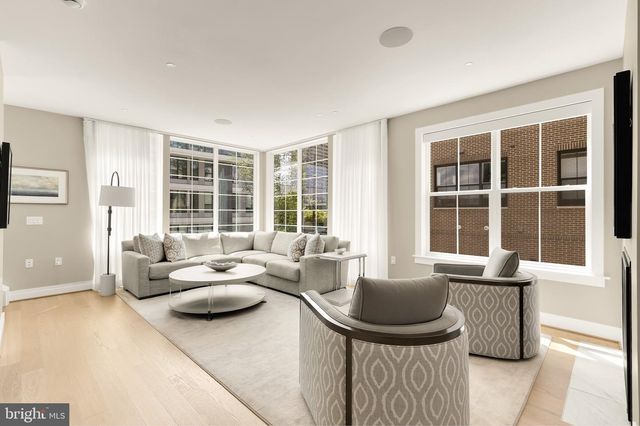 215 MONTGOMERY STREET, Alexandria, VA 22314