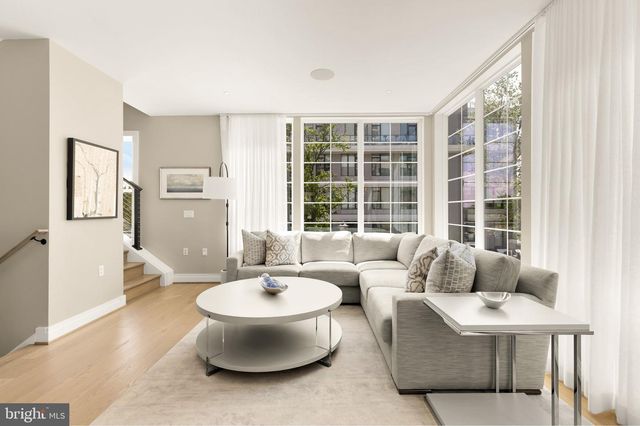 215 MONTGOMERY STREET, Alexandria, VA 22314