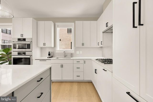 215 MONTGOMERY STREET, Alexandria, VA 22314