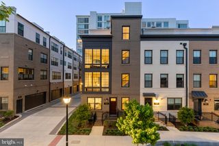215 MONTGOMERY STREET, Alexandria, VA 22314