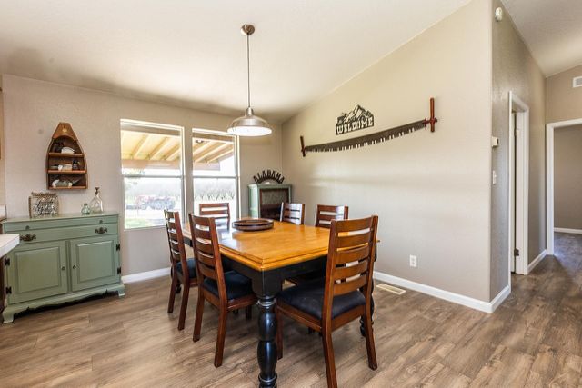 18041 Seidner Ave, Escalon, CA 95320