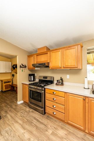 18041 Seidner Ave, Escalon, CA 95320