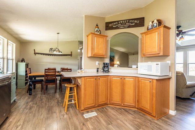 18041 Seidner Ave, Escalon, CA 95320