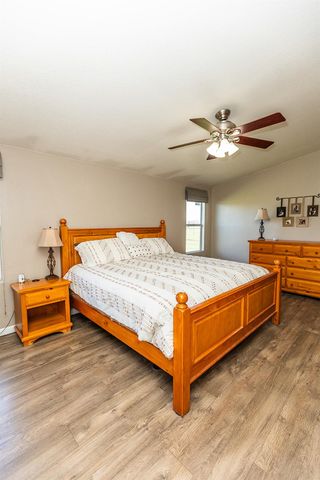 18041 Seidner Ave, Escalon, CA 95320