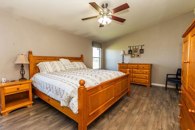 18041 Seidner Ave, Escalon, CA 95320