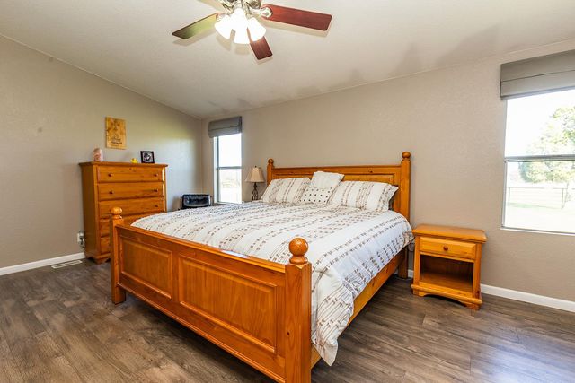 18041 Seidner Ave, Escalon, CA 95320