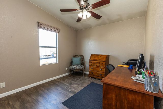 18041 Seidner Ave, Escalon, CA 95320