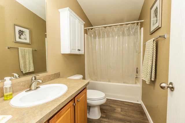 18041 Seidner Ave, Escalon, CA 95320