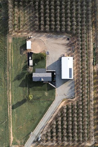 18041 Seidner Ave, Escalon, CA 95320