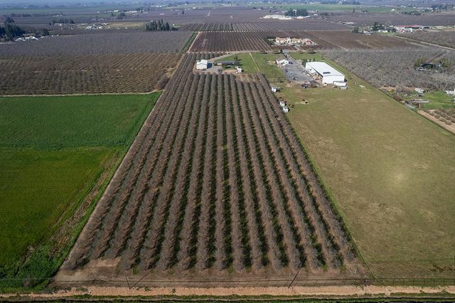 18041 Seidner Ave, Escalon, CA 95320